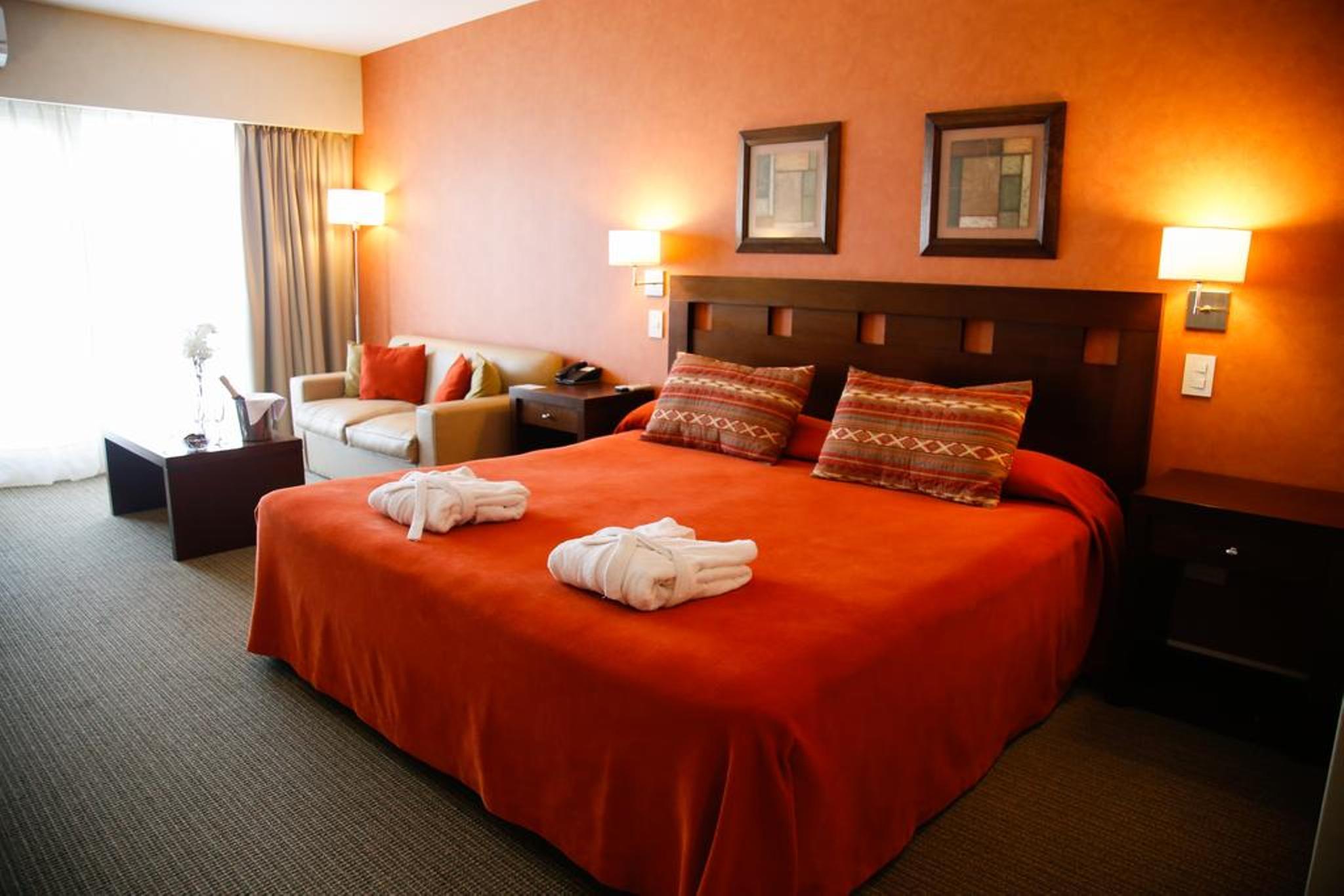 Hotel Howard Johnson Trenque Lauquen Exteriör bild