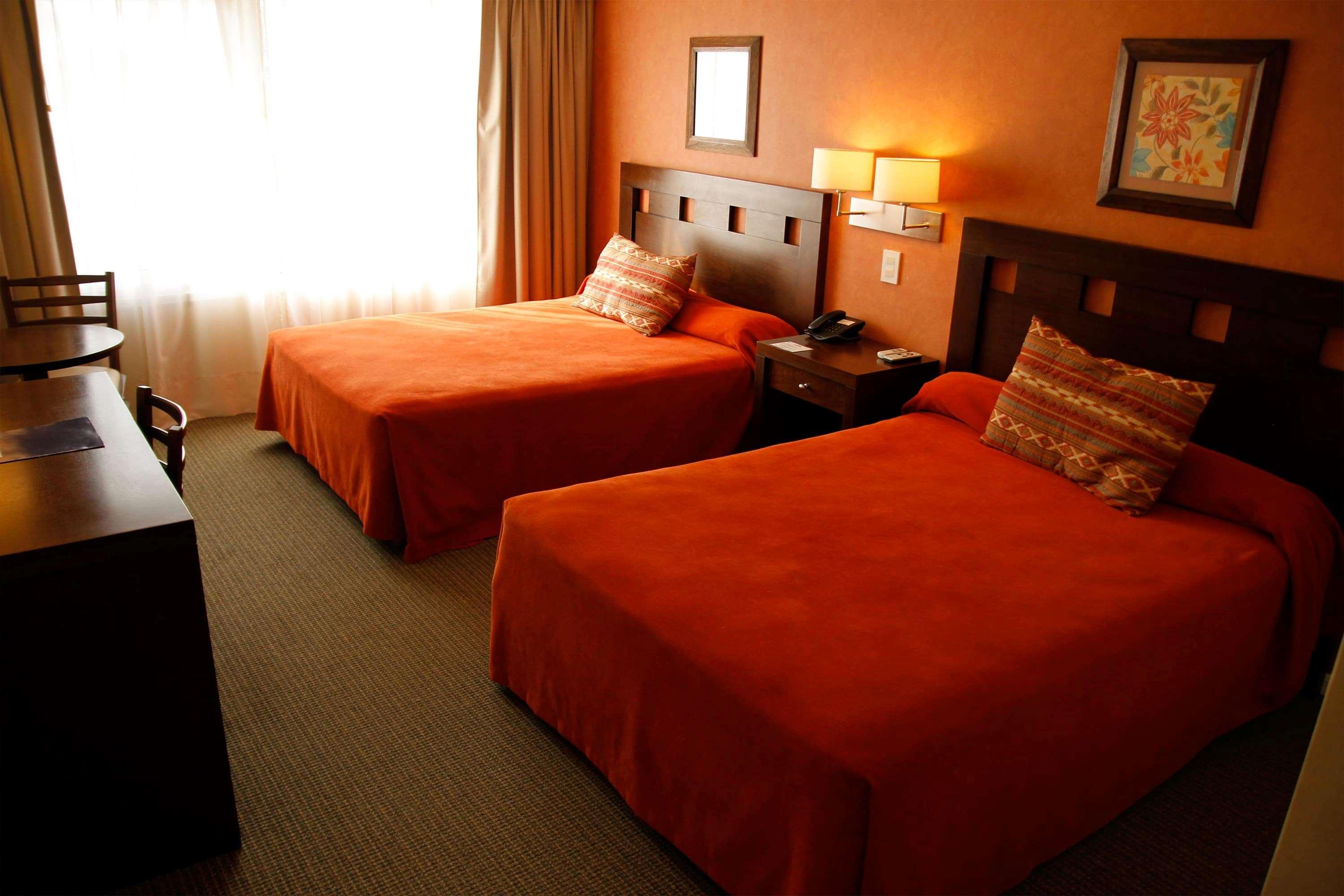 Hotel Howard Johnson Trenque Lauquen Exteriör bild